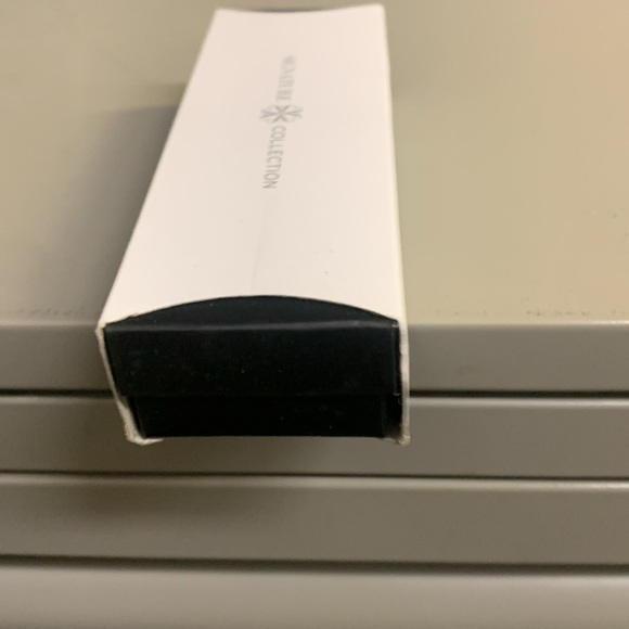 Avon Glitter Sparkle Strap Watch Red Brand New in Box - Picture 12 of 15